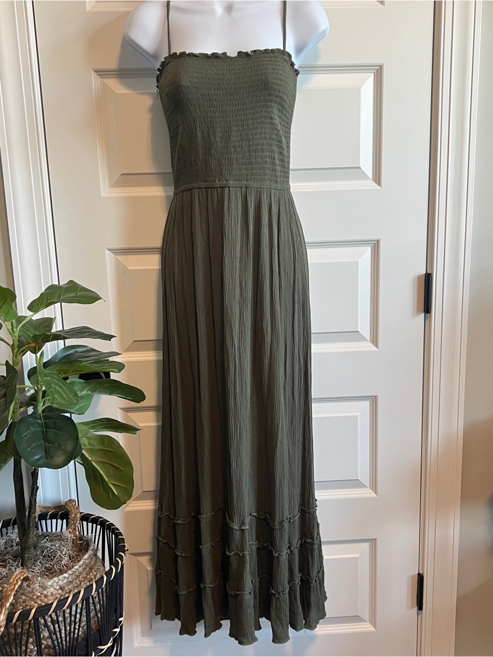 CITY VIBE Smocked Maxi Medium Olive